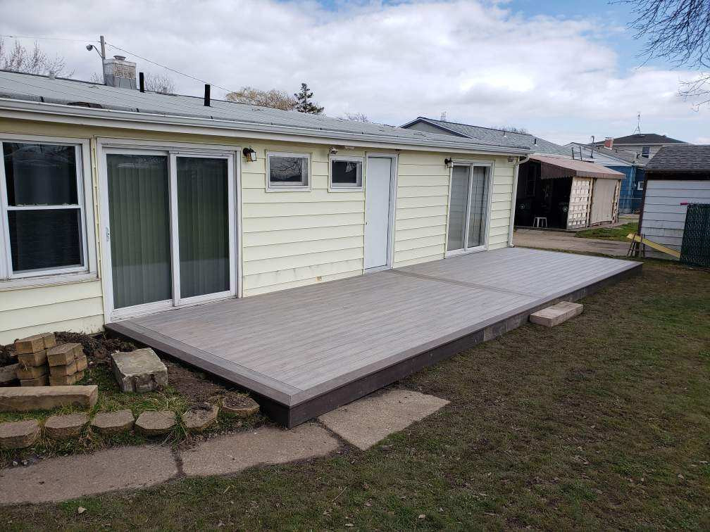 Patio Style Decks photo 1 — The Vinyl Outlet