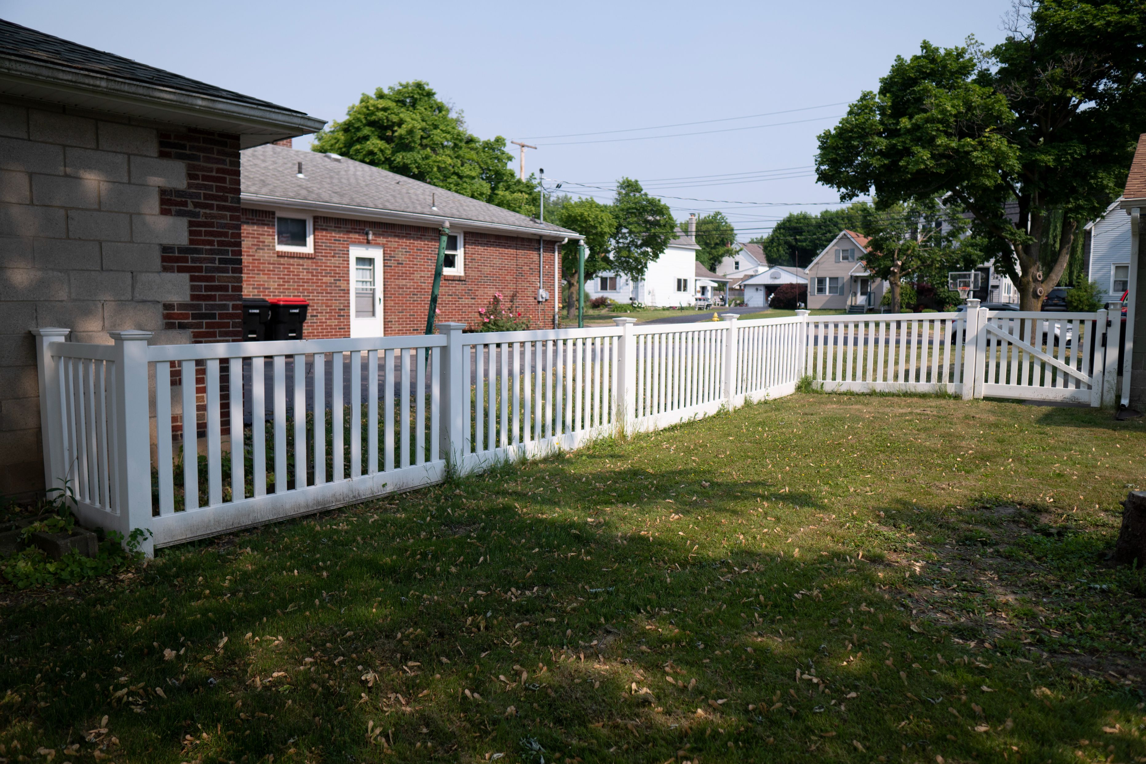 Picket Fencing photo 7 — The Vinyl Outlet