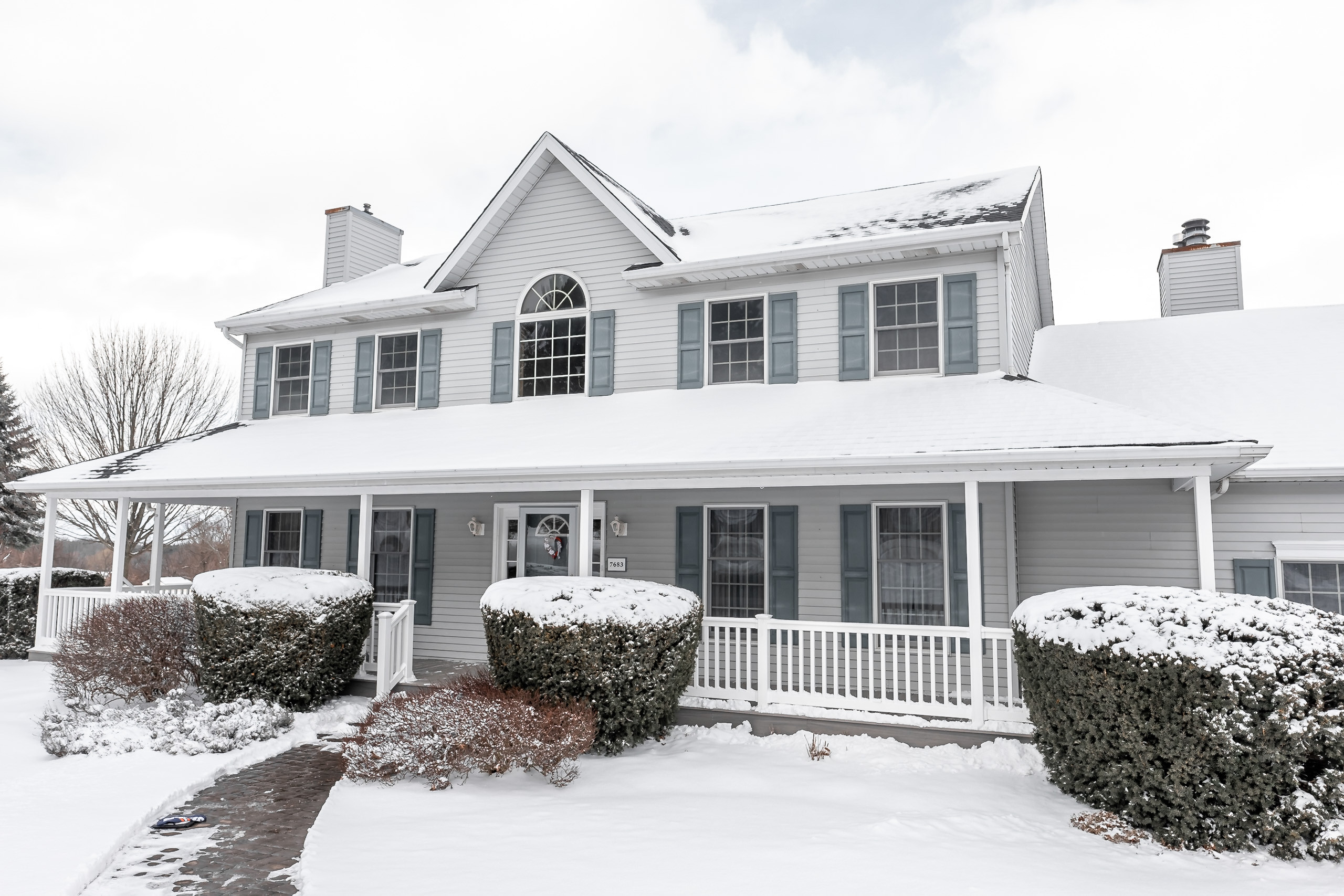 Wrap Around Porches photo 2 — The Vinyl Outlet