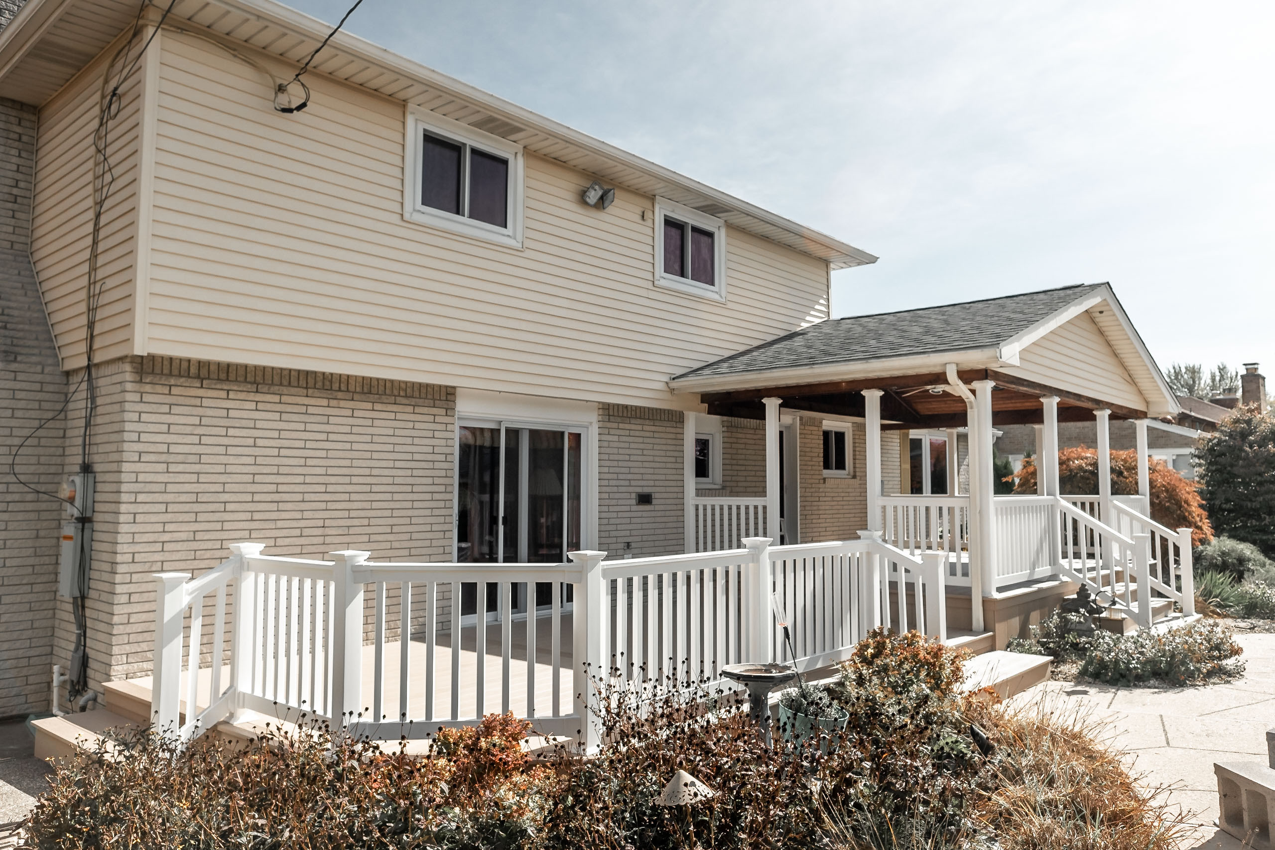 Deck Railings photo 1 — The Vinyl Outlet