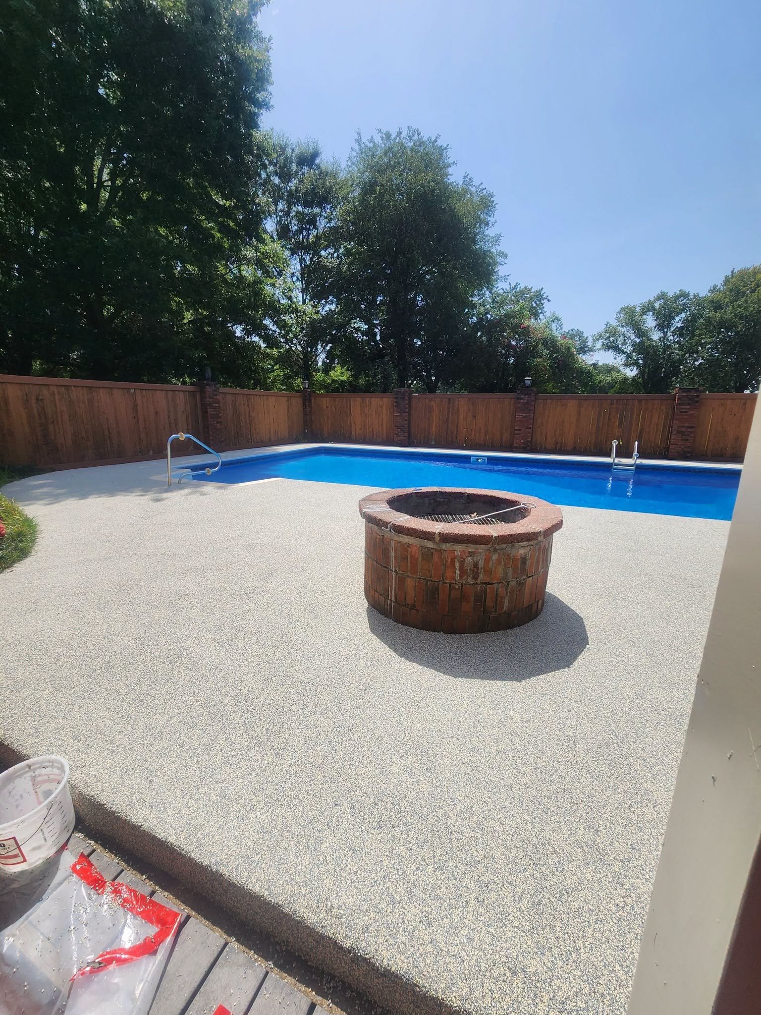 Why Rubber Pool Decks Feel Better Underfoot Than Concrete or Stone