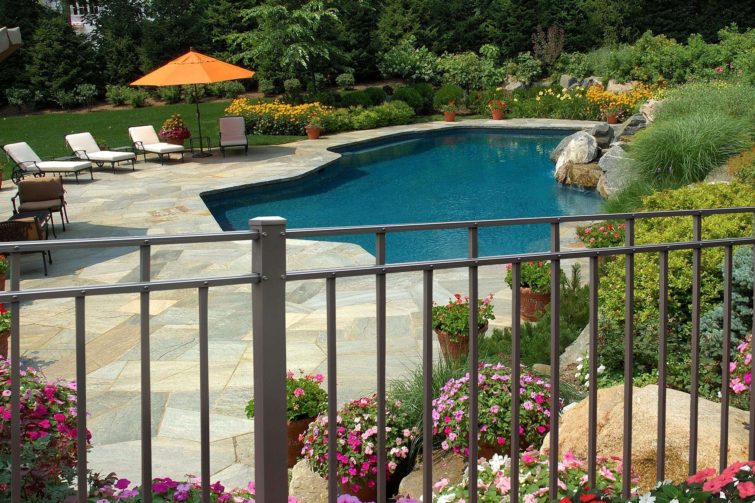 Open Box Aluminum Fencing example 1