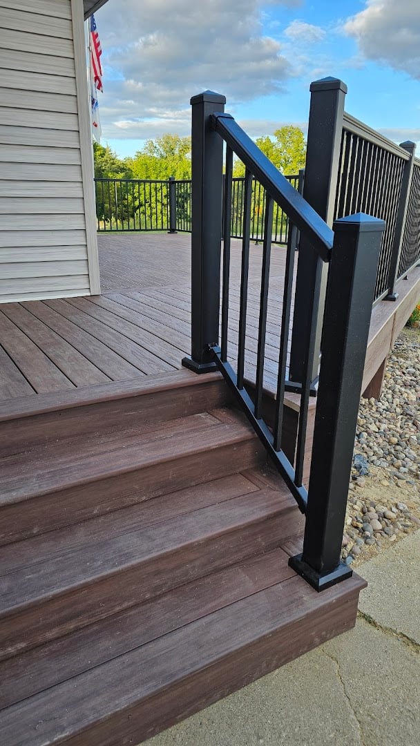 Backyard Vinyl railing project