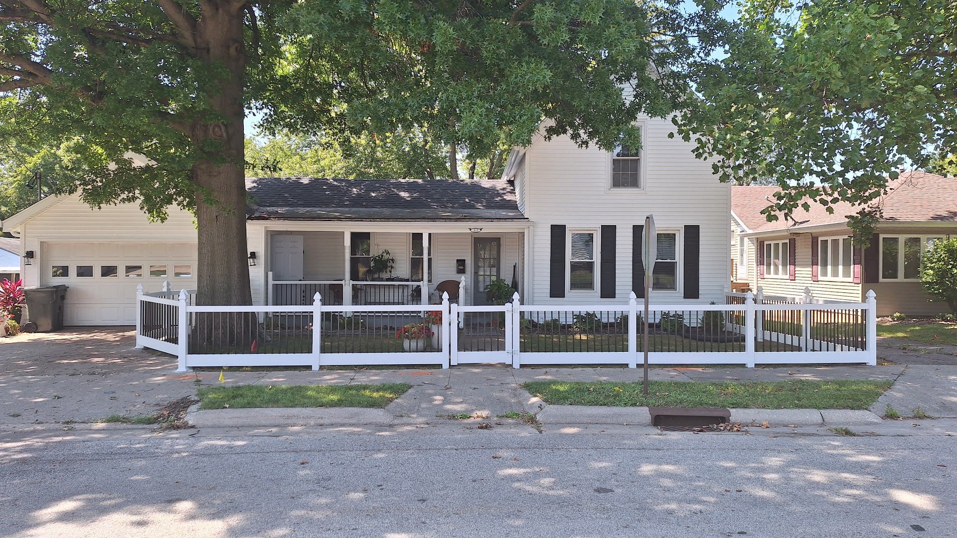 Backyard Vinyl fence project