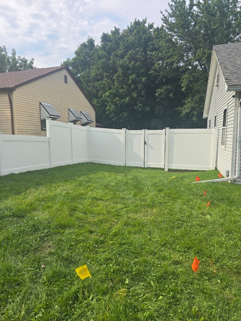 Backyard Vinyl fence project