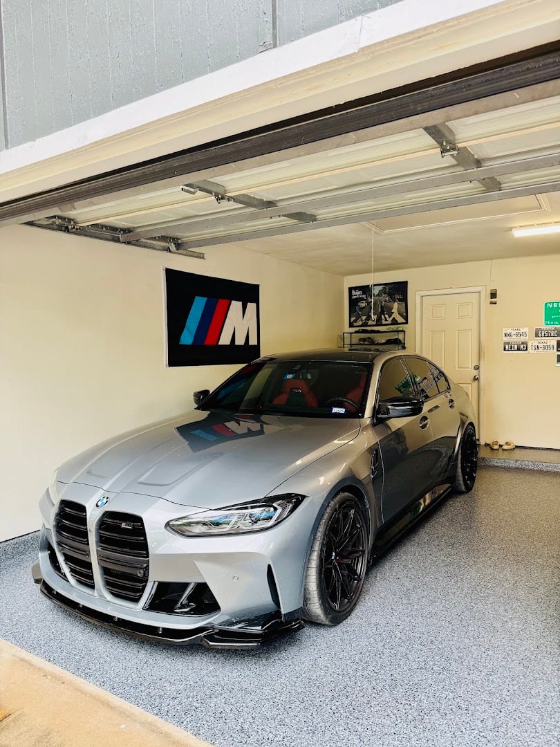 Deluxe Garages installation photo