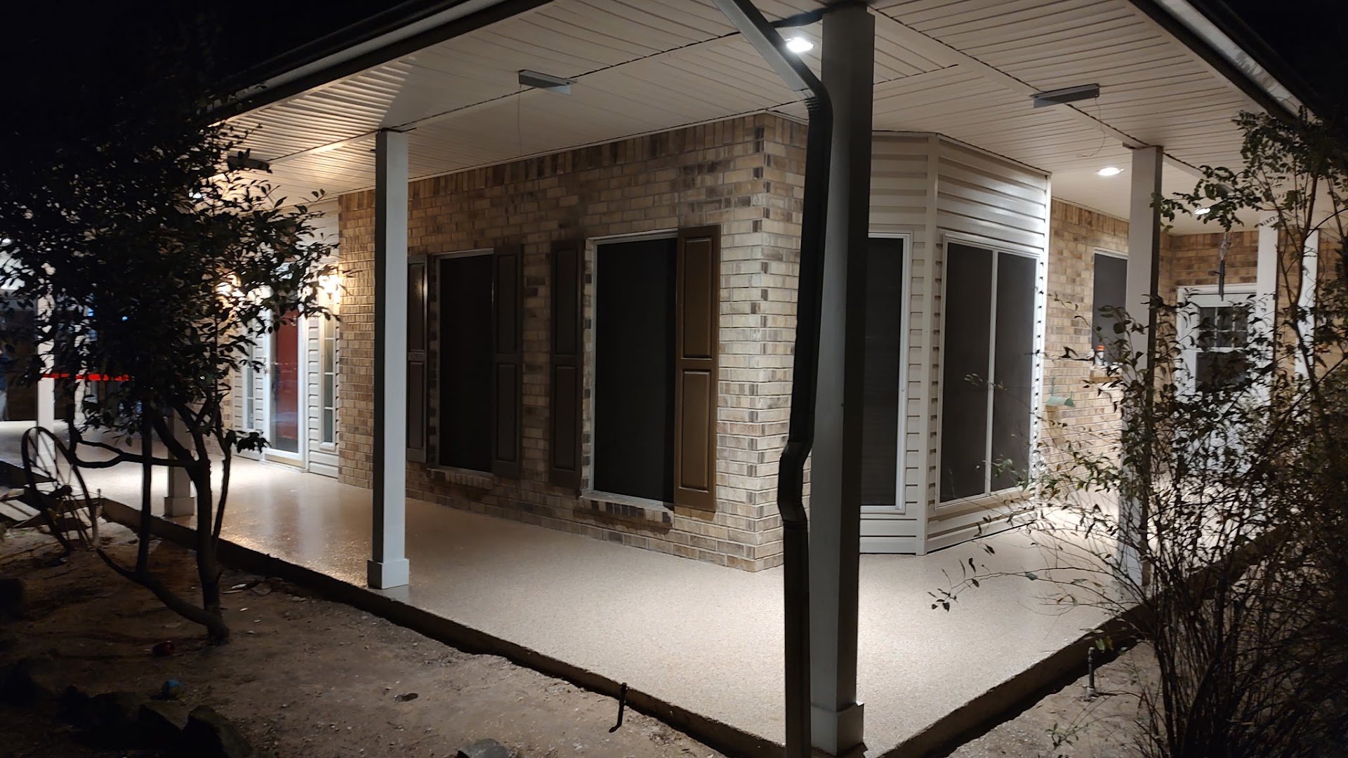 Deluxe Garages installation photo