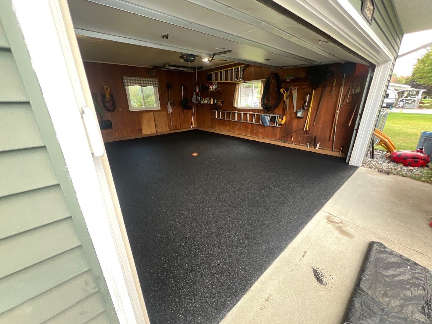 Deluxe Garages installation photo