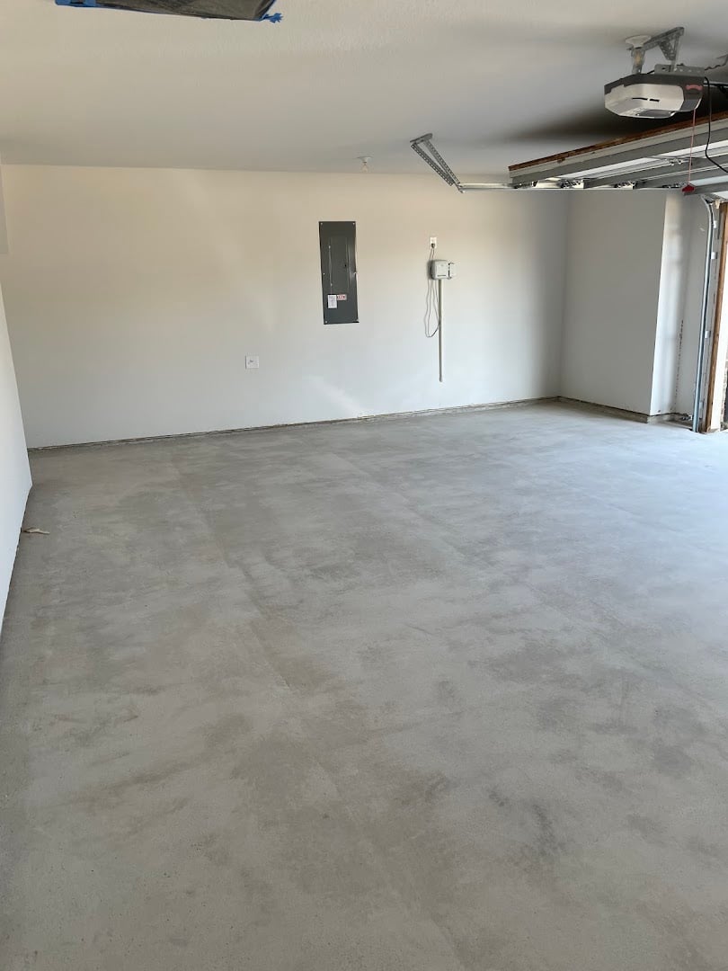 Deluxe Garages installation photo