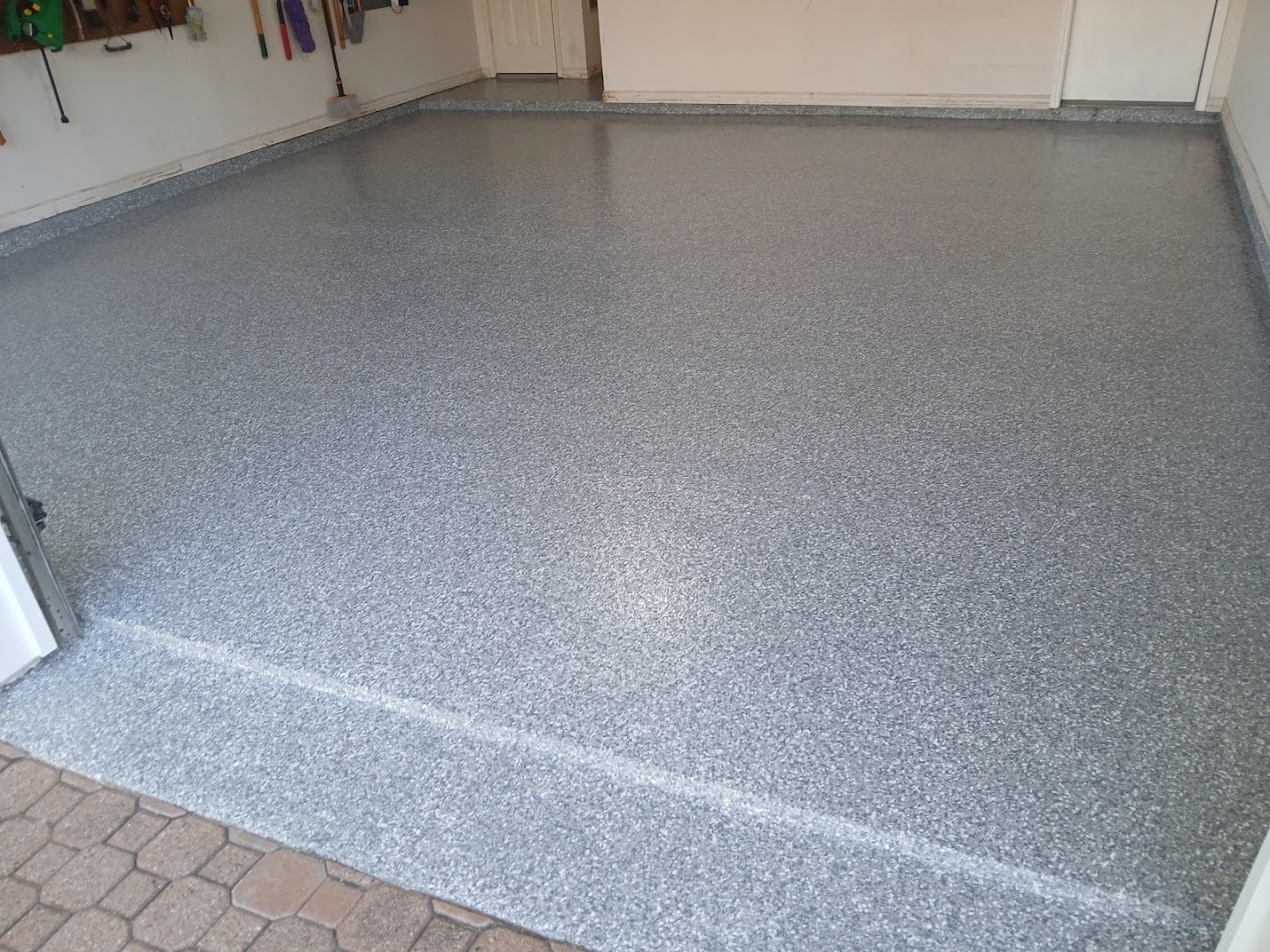 Deluxe Garages installation photo