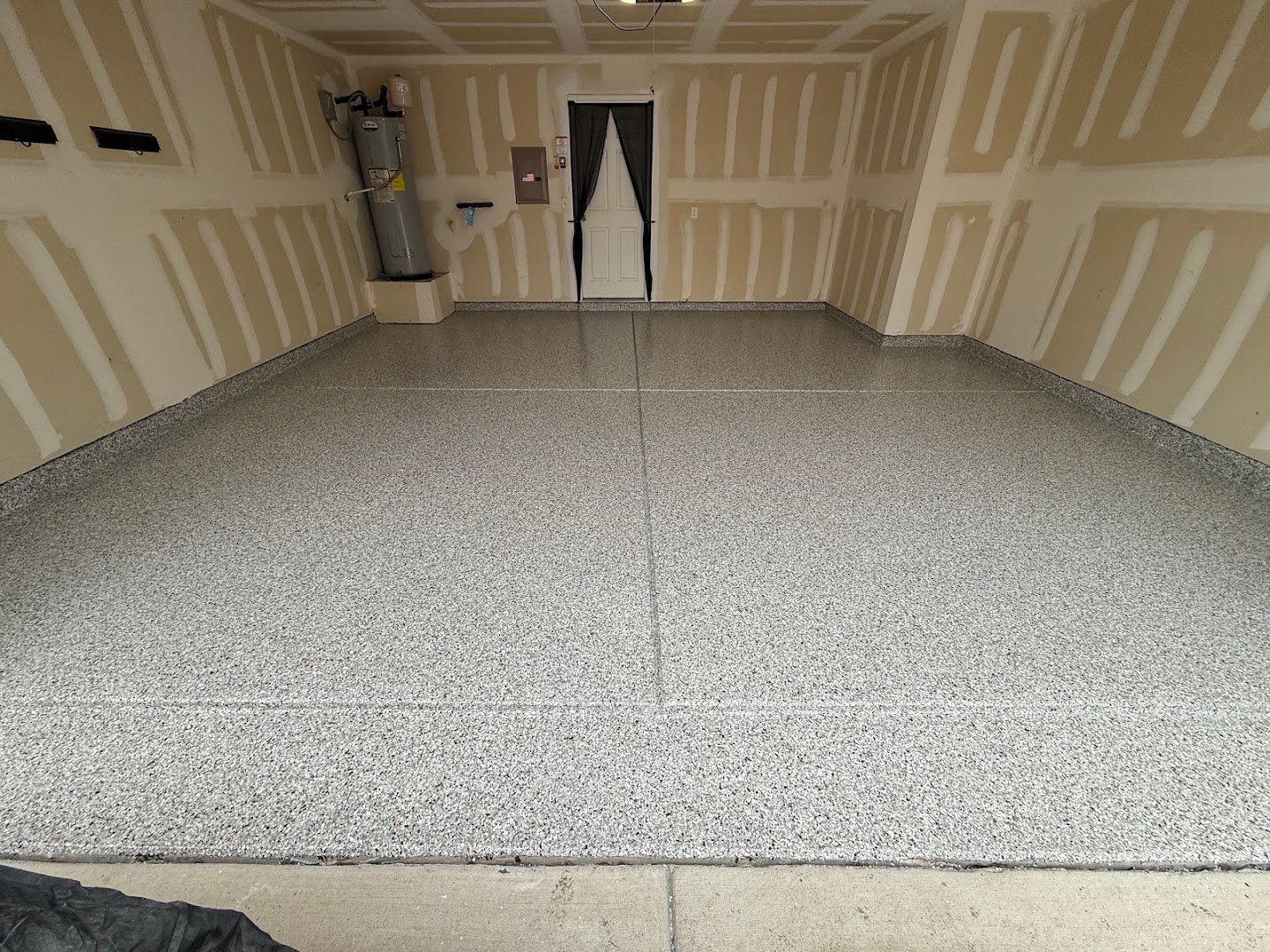 Deluxe Garages installation photo