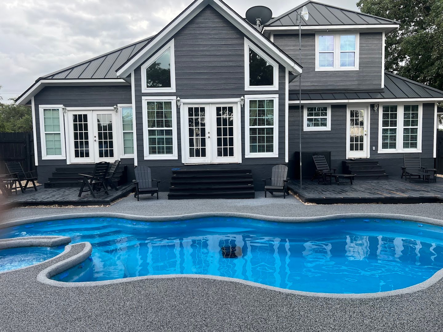 Deluxe Garages installation photo