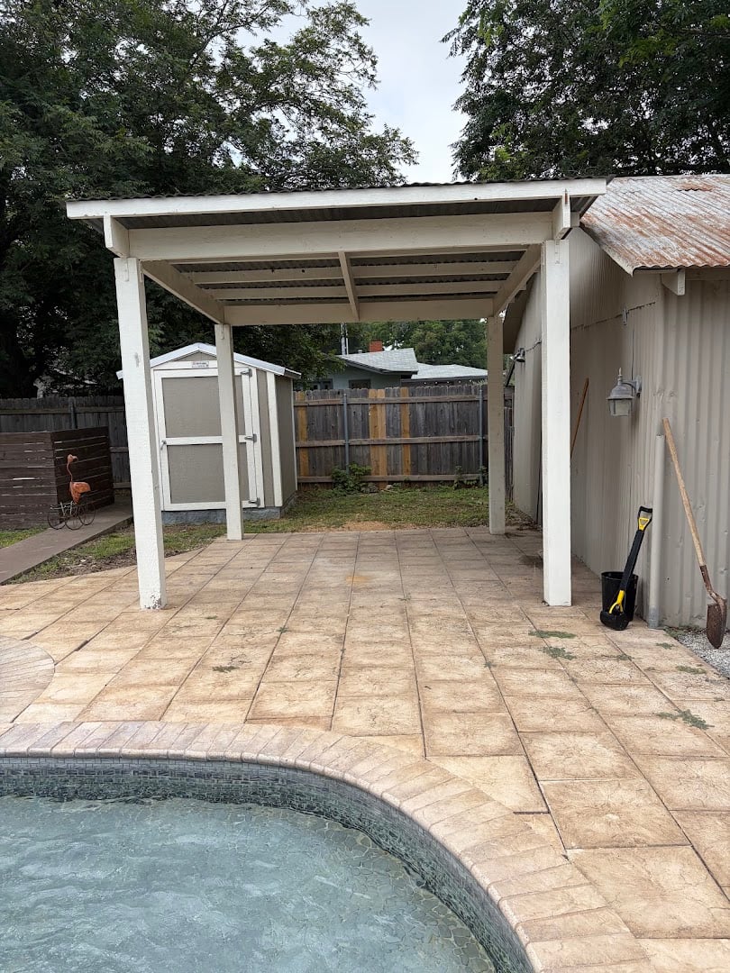 Deluxe Garages installation photo