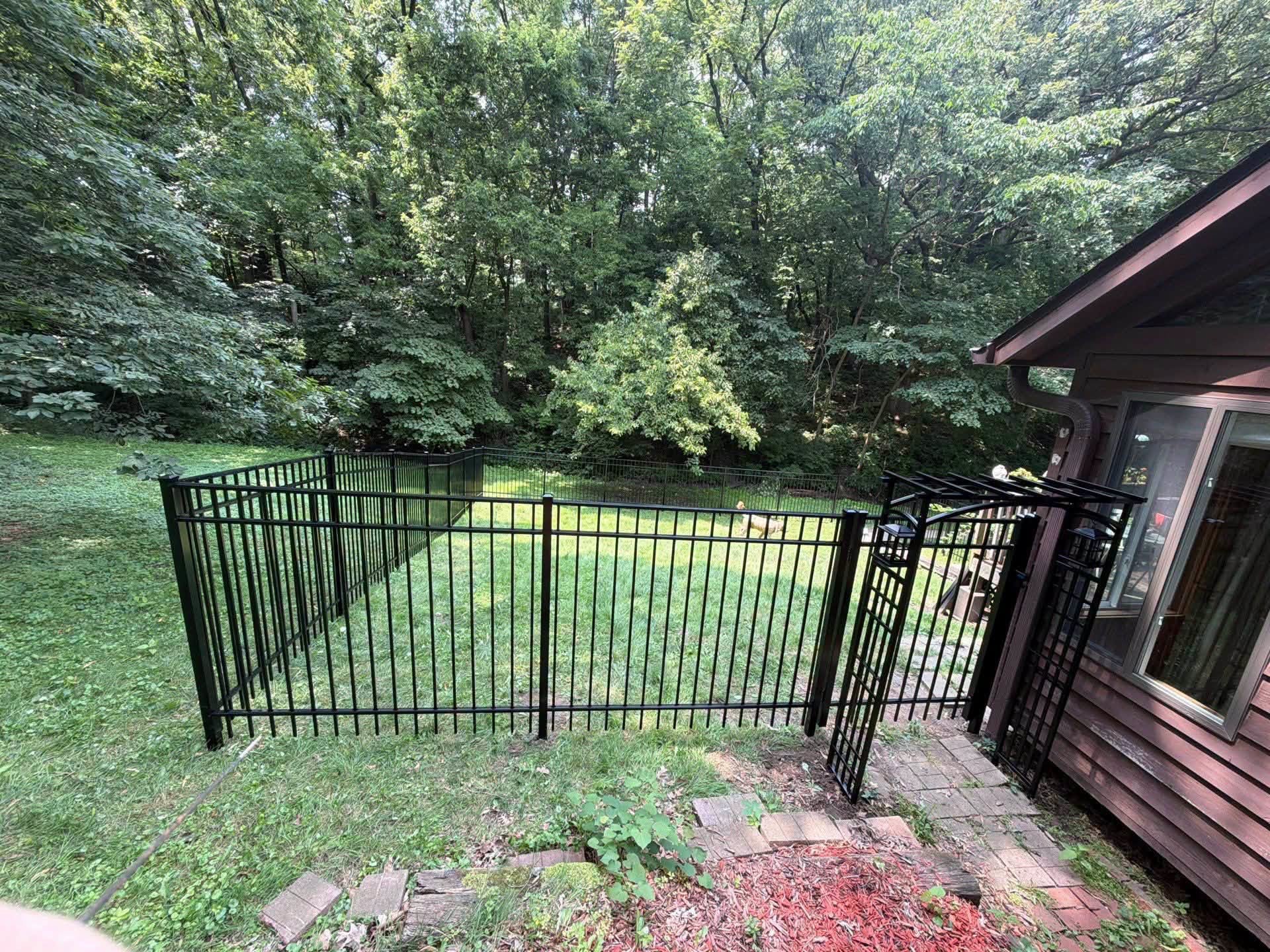 Aluminum Fence vs Steel Fence: Which Should You Choose?