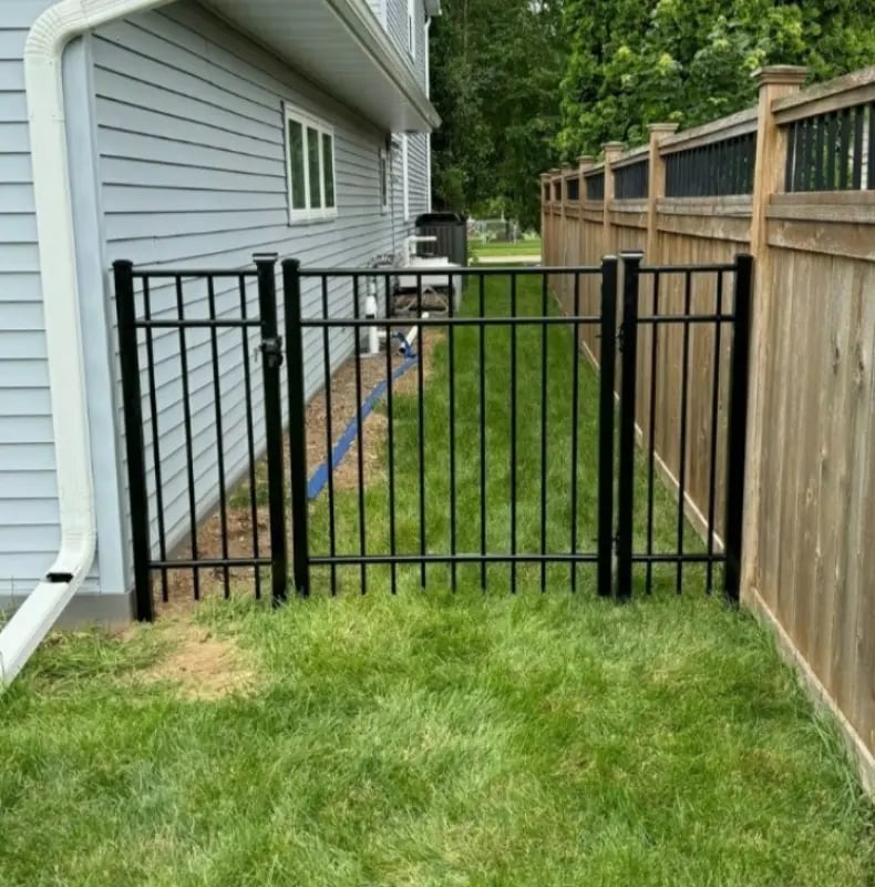 Metal Fence — Graber Outdoors