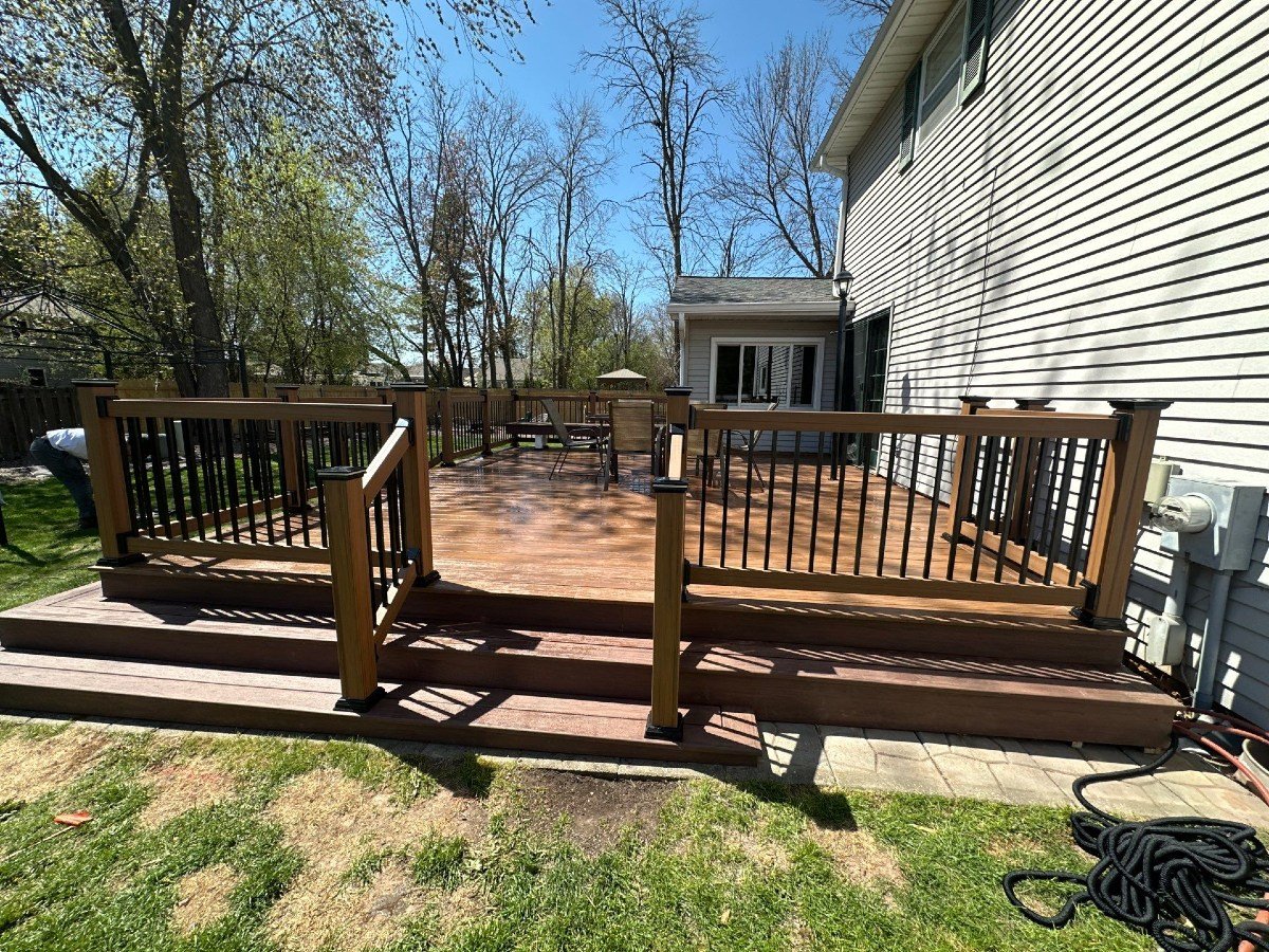 5 Reasons Homeowners Are Switching to Vinyl Decking