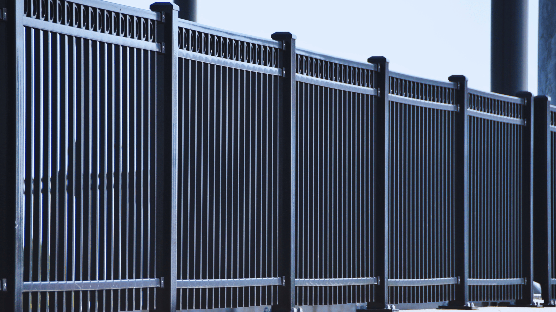 How Metal Fences Provide Security Without Sacrificing Style