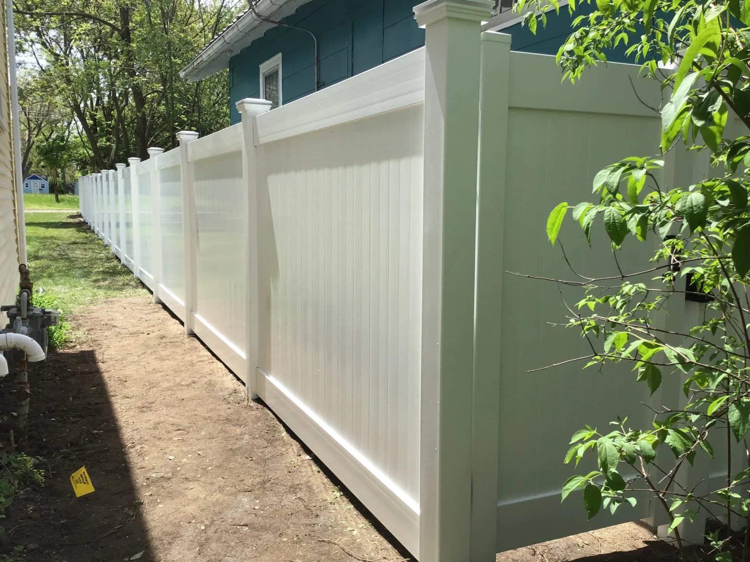 Freeport, IL — Complete Vinyl Fence Upgrade (May 2025)