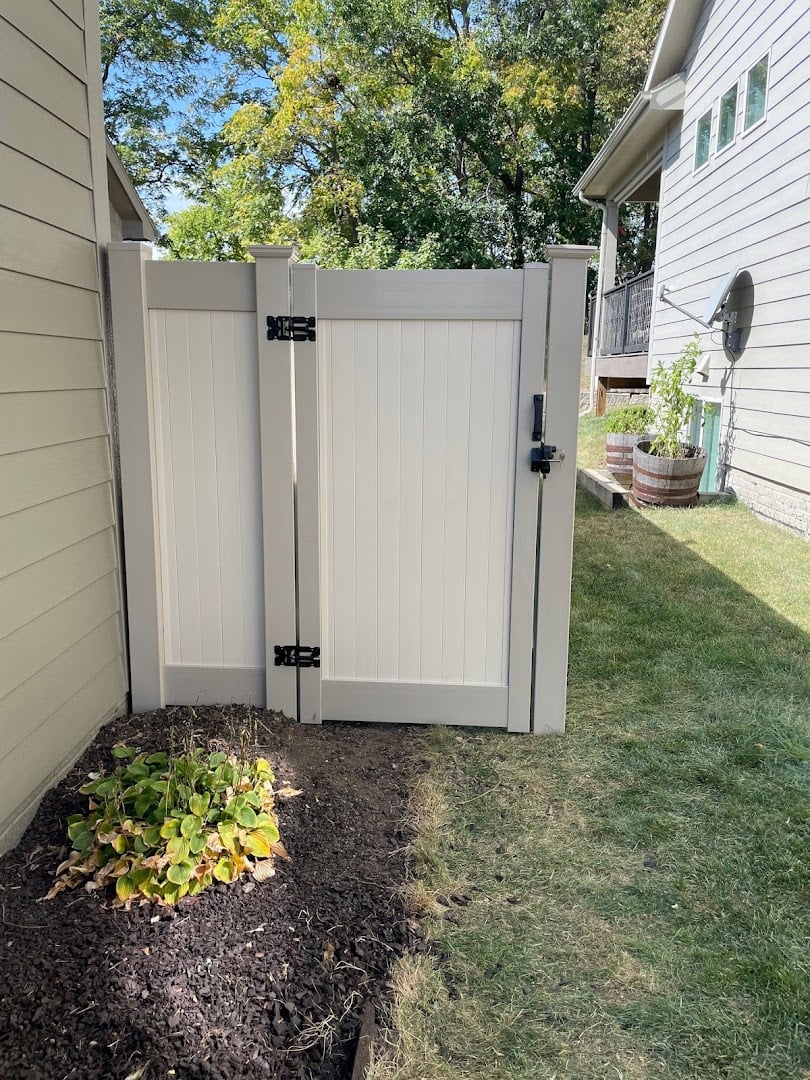 Revamp Fence & Deck installation photo