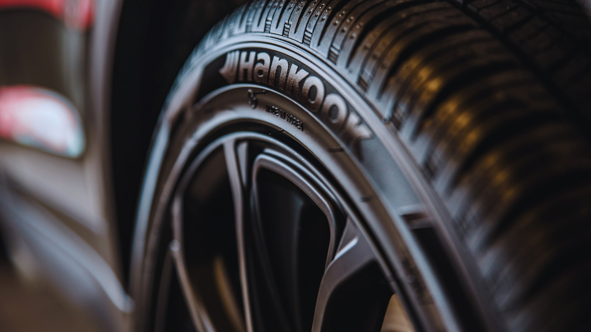 Why Hot Tire Pickup Happens—and How Polyaspartic Coatings Stop It