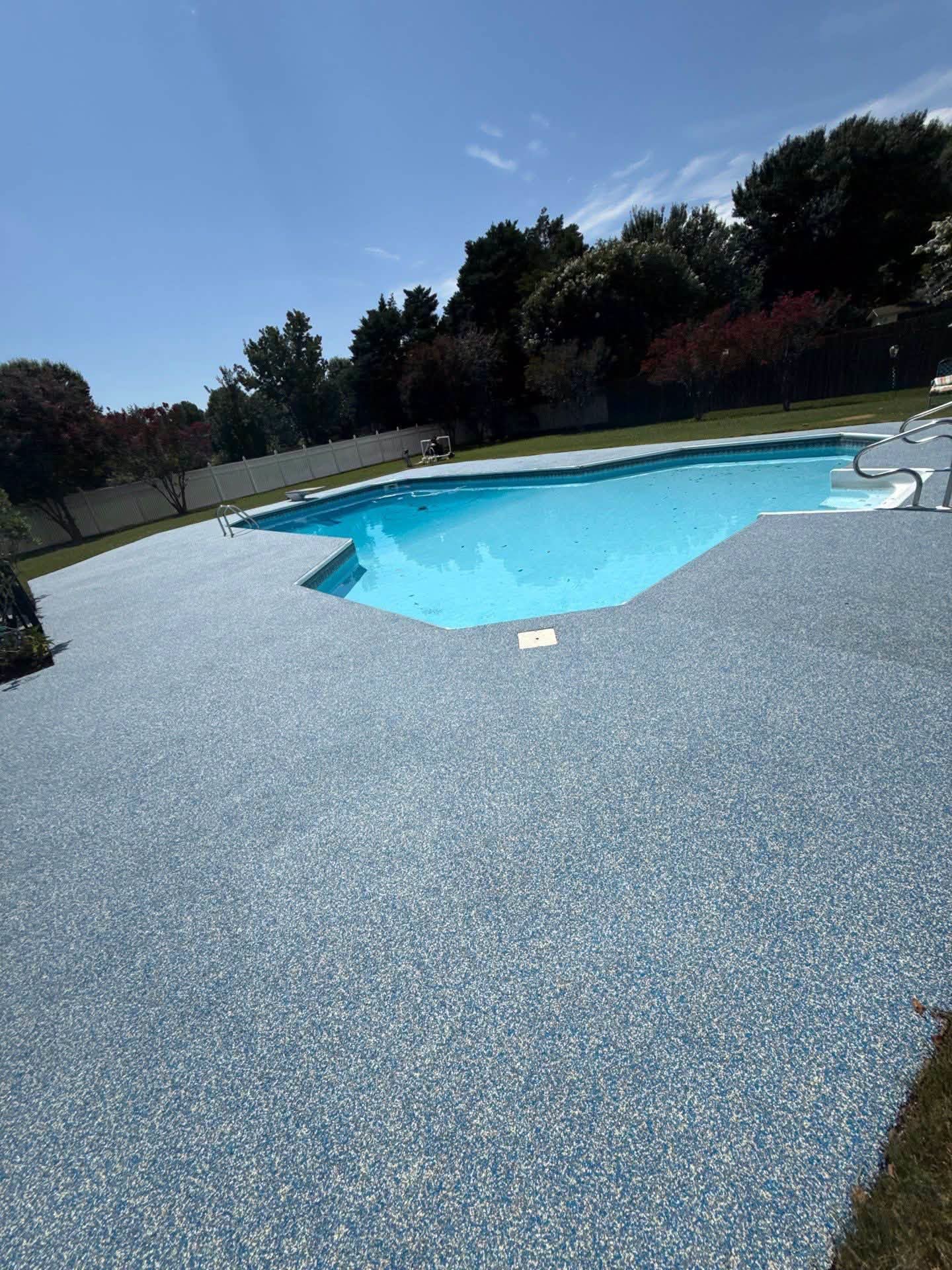 Why Bare Feet Love Rubber Pool Deck Coatings in the Summer