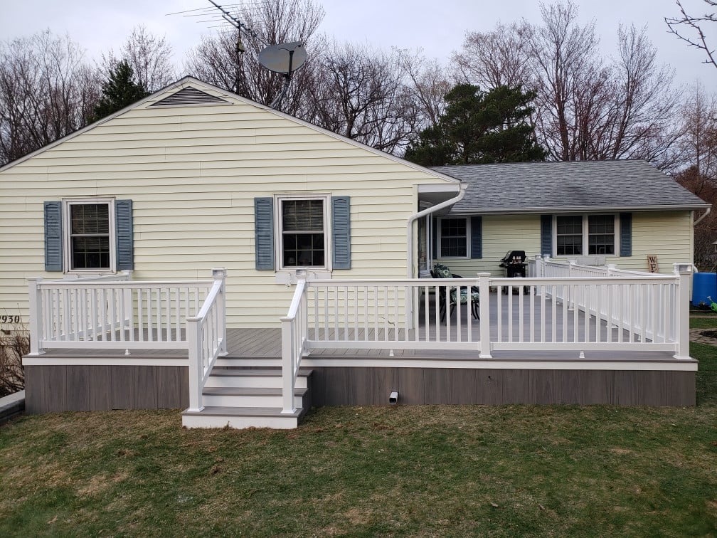 Wrap Around Porches photo 6 — The Vinyl Outlet