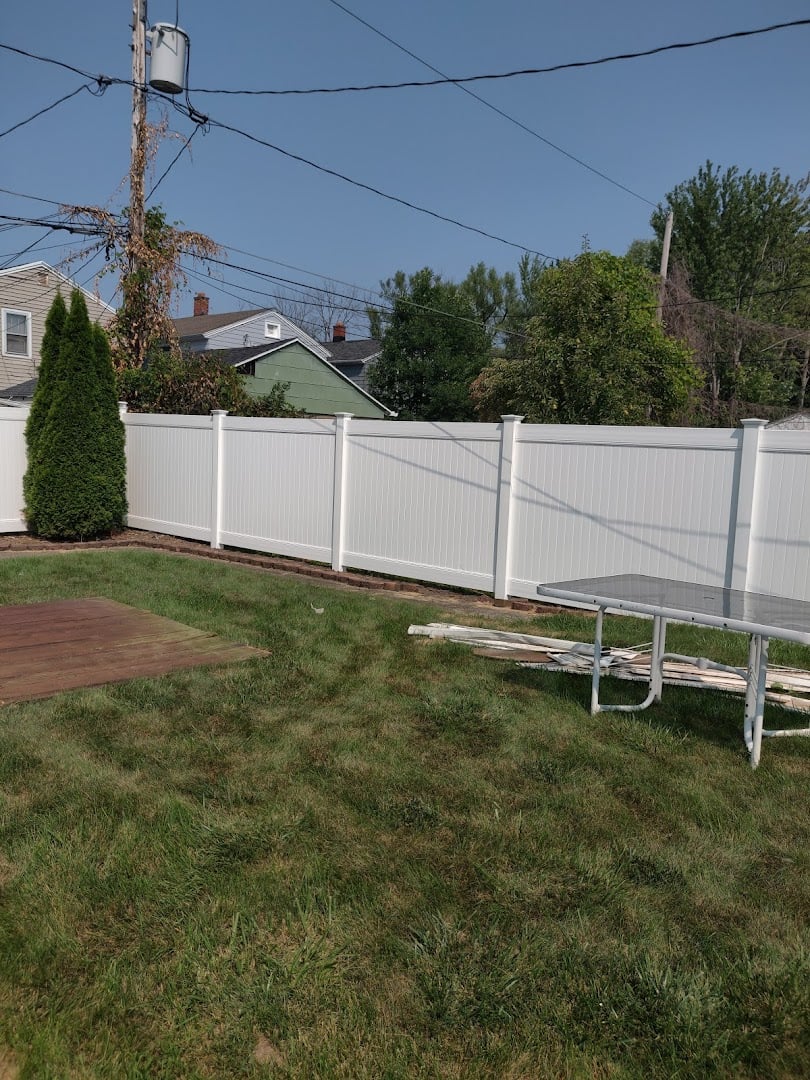 Syracuse fencing & decking