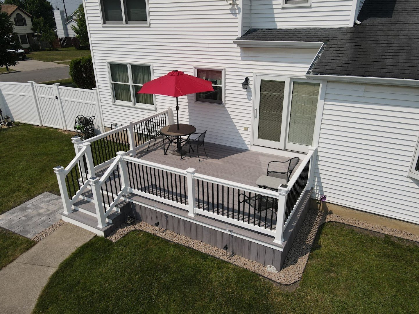 Batavia fencing & decking